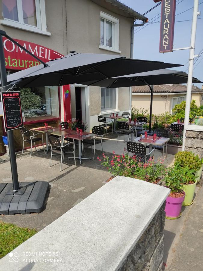Hotel Le Pommeil กีเรต์ ภายนอก รูปภาพ
