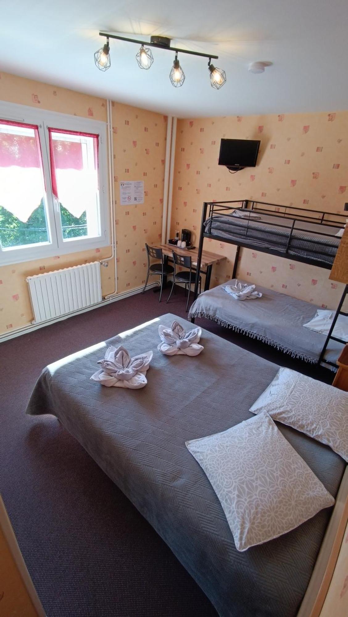 Hotel Le Pommeil กีเรต์ ภายนอก รูปภาพ